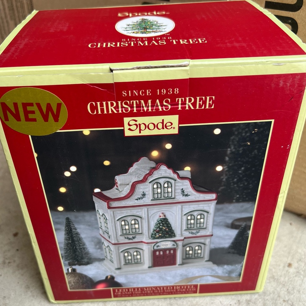 Spode Christmas Tree Village Hotel